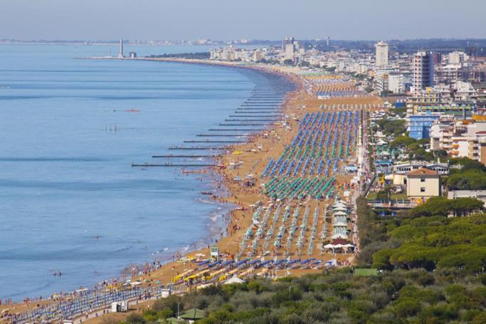 Beach & Relax Лідо-ді-Єзоло Екстер'єр фото