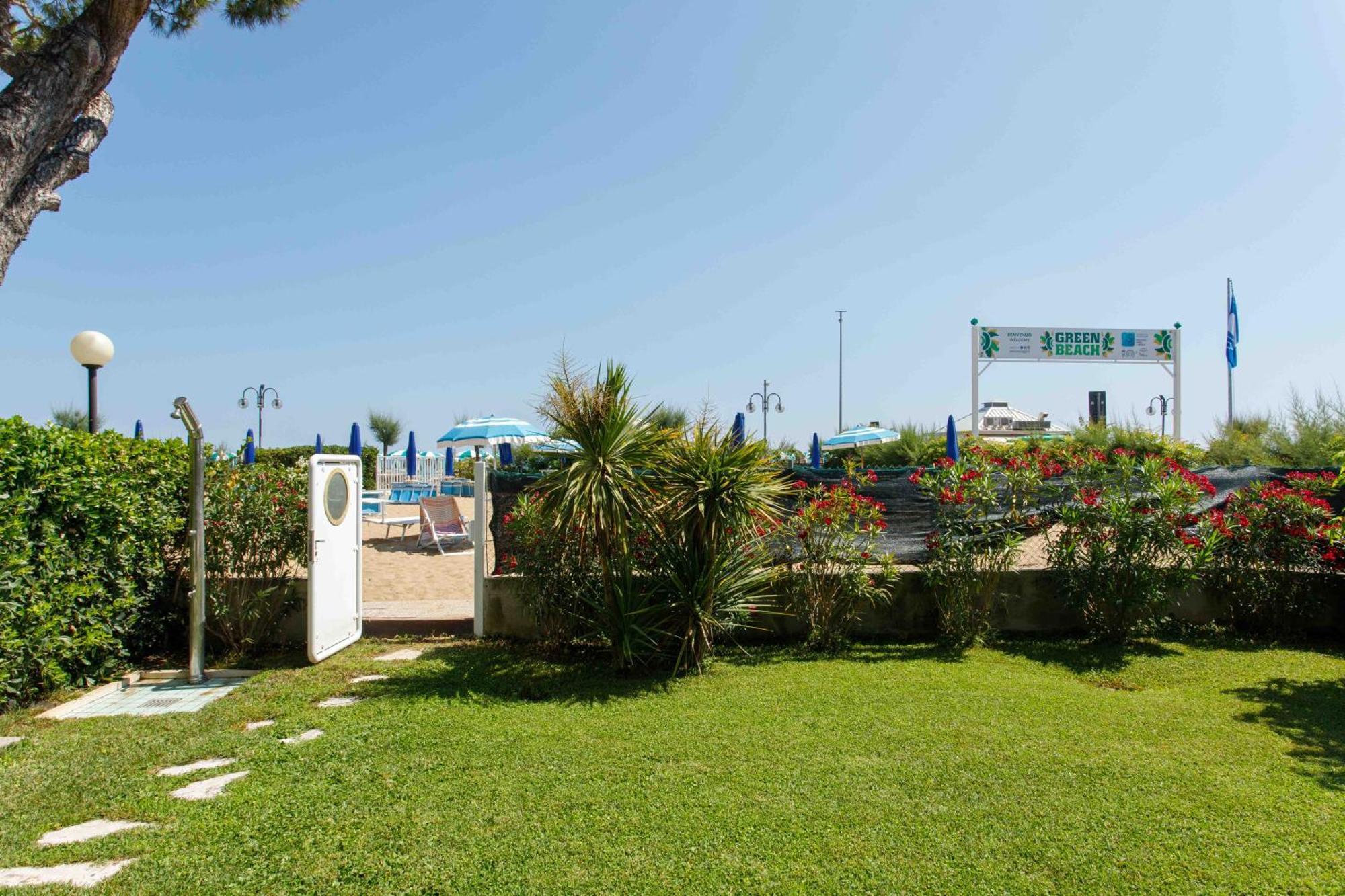 Beach & Relax Лідо-ді-Єзоло Екстер'єр фото